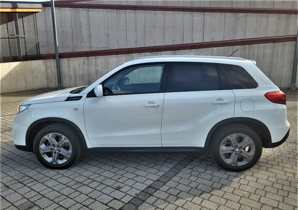 Suzuki Vitara cena 61900 przebieg: 163700, rok produkcji 2017 z Żywiec małe 529